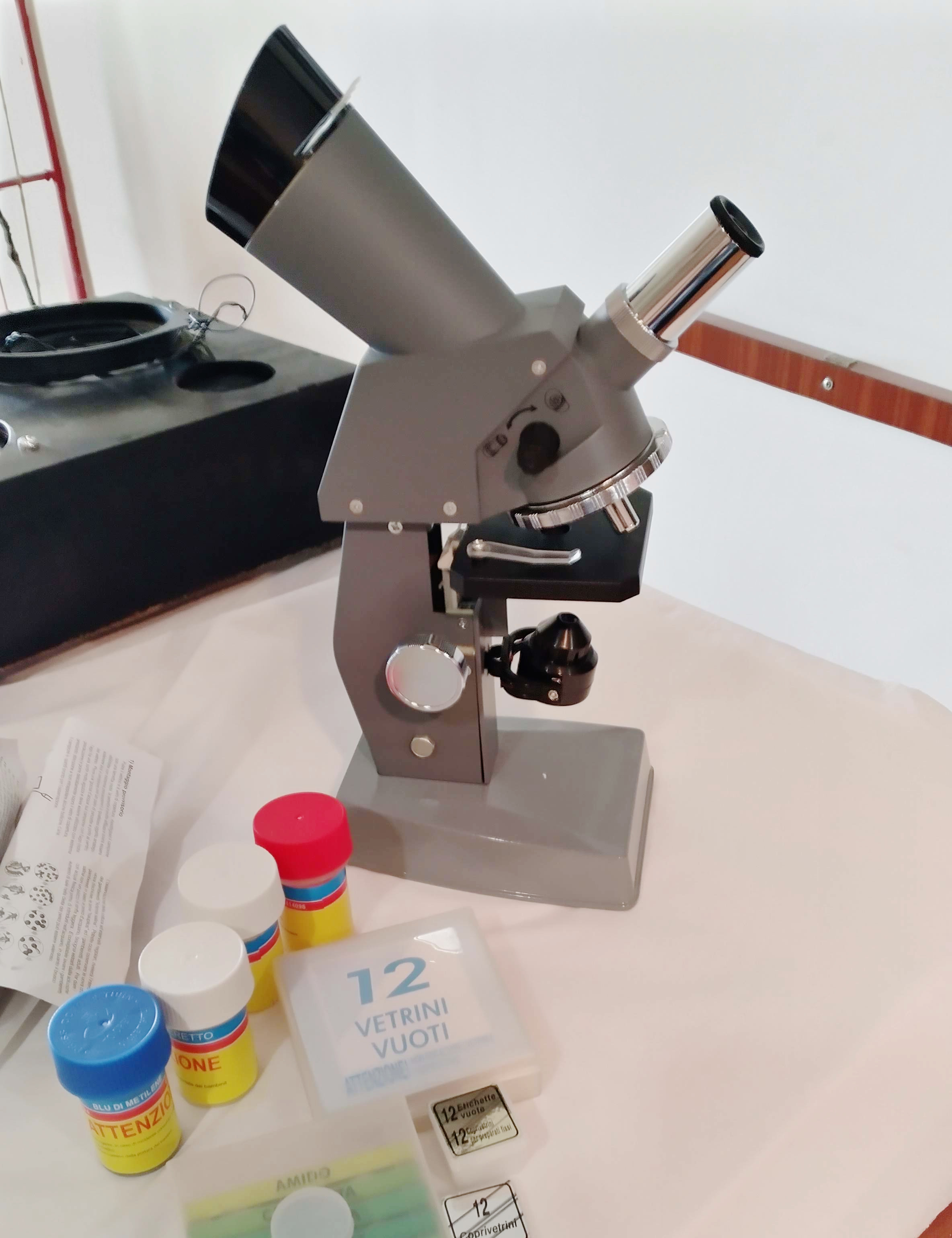 Tear down of the toy microscope